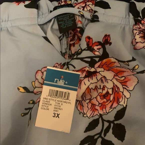 Plus Rue 21 Floral Cold shoulder top - Picture 3 of 3